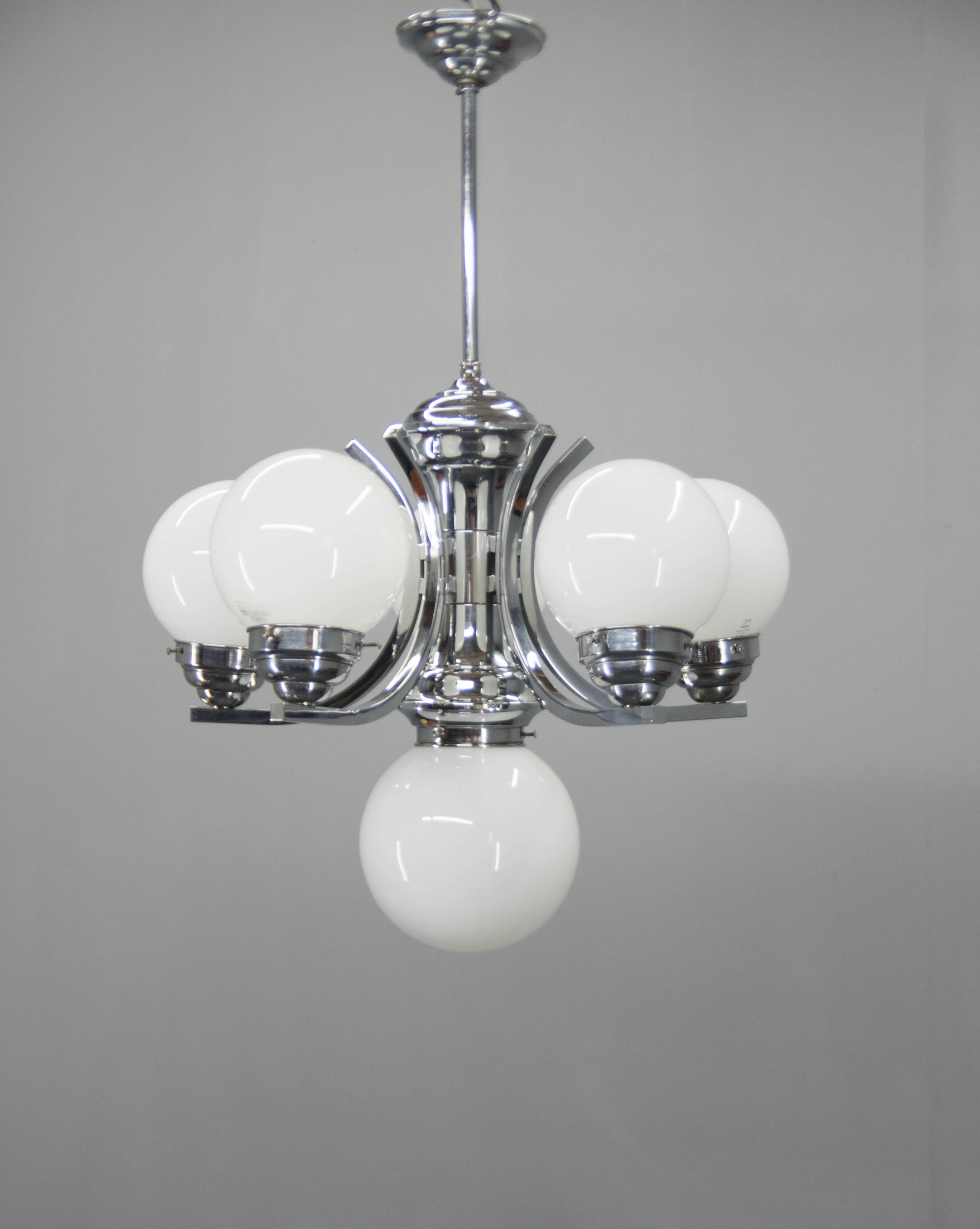 Big Art Deco 6-flamming Chrome and Glass Chandelier, 1930s