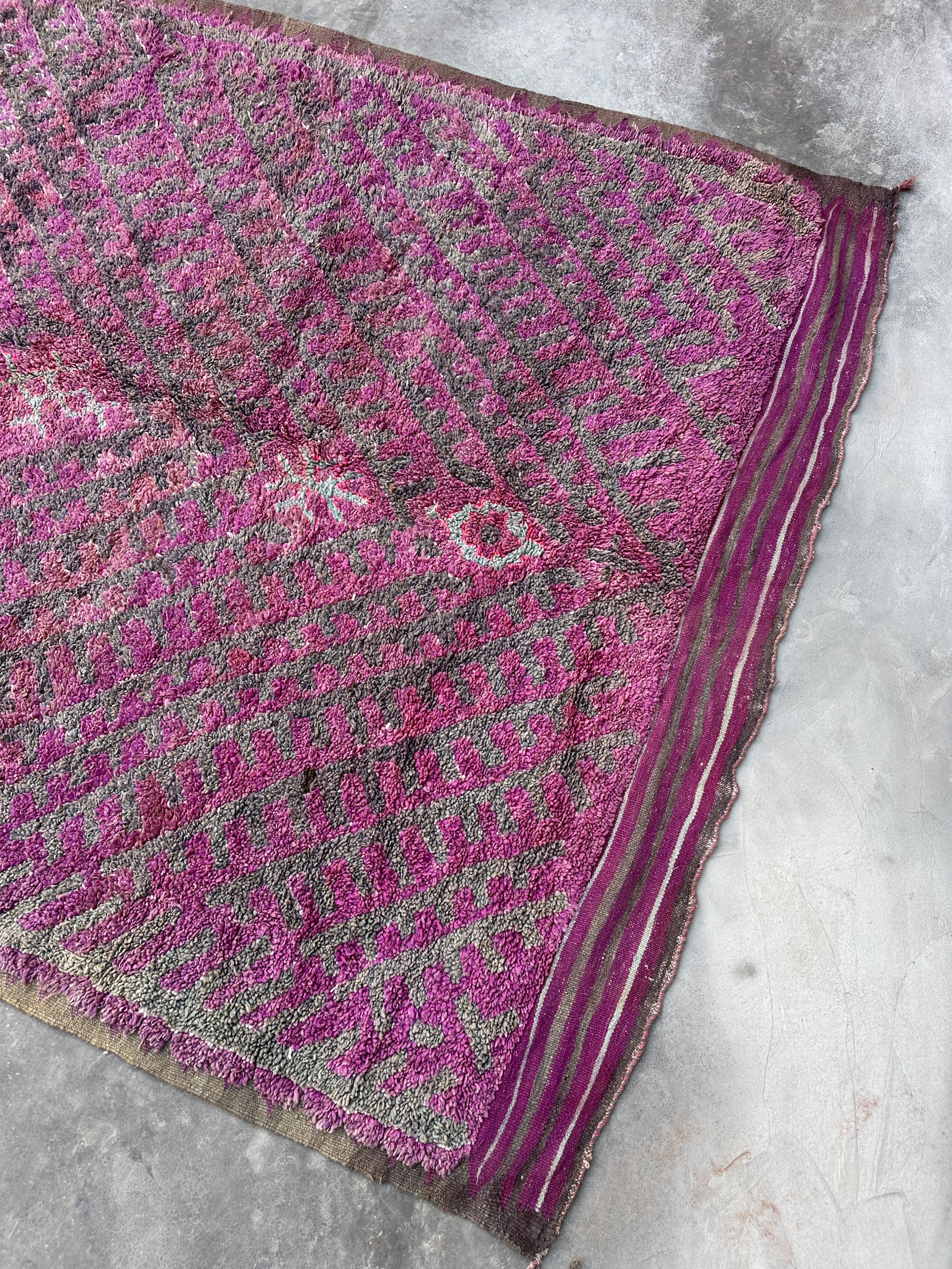 Purple Moroccan carpet - 197 x 445 cm