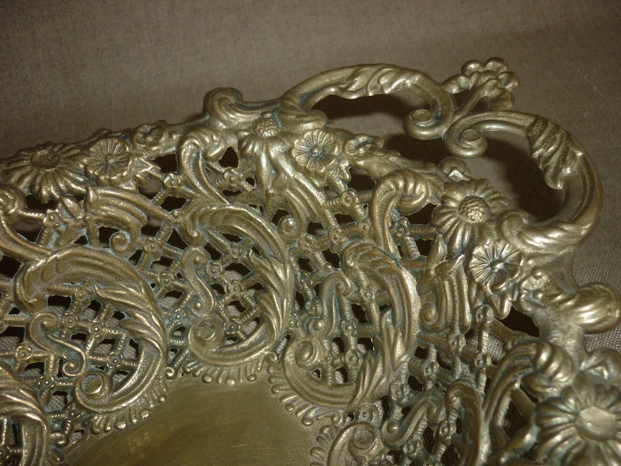 Fruit basket, bread basket with matt gilded bronze handles