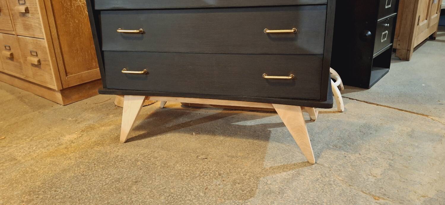 Vintage chest of drawers