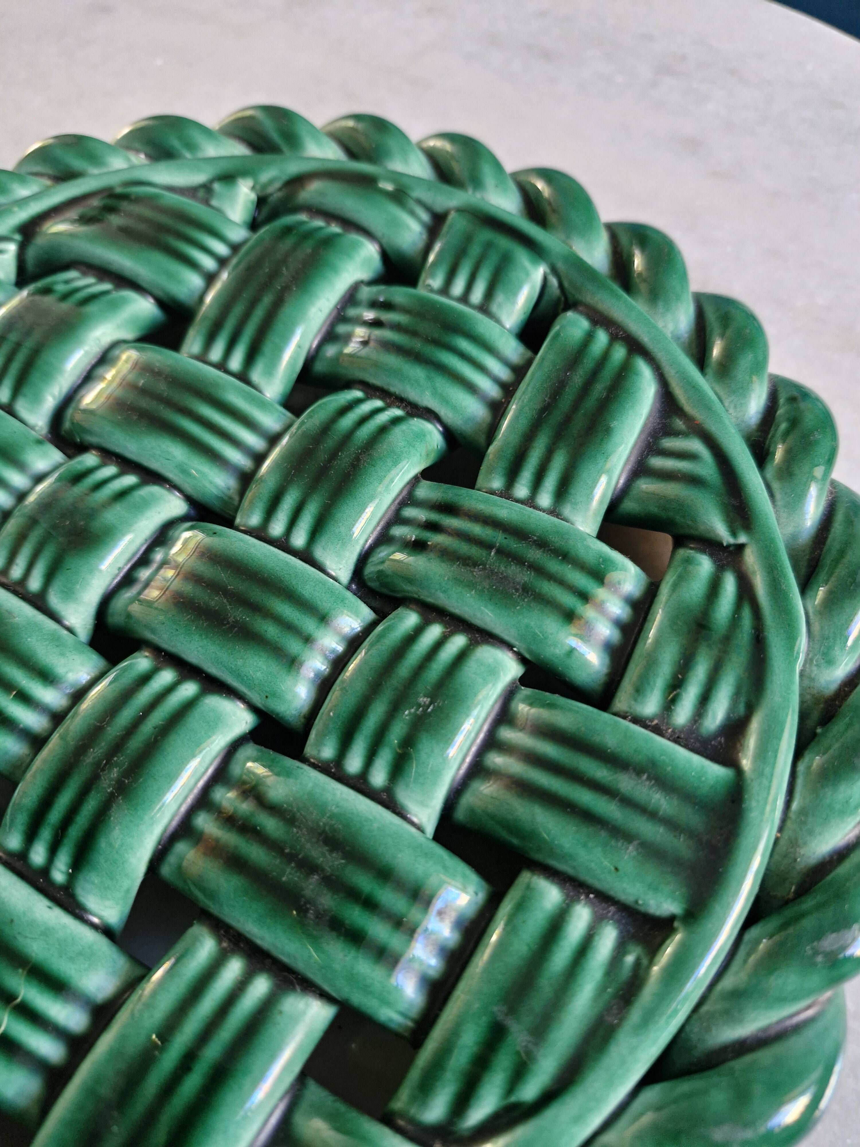 Woven green ceramic trivet in Vallauris style