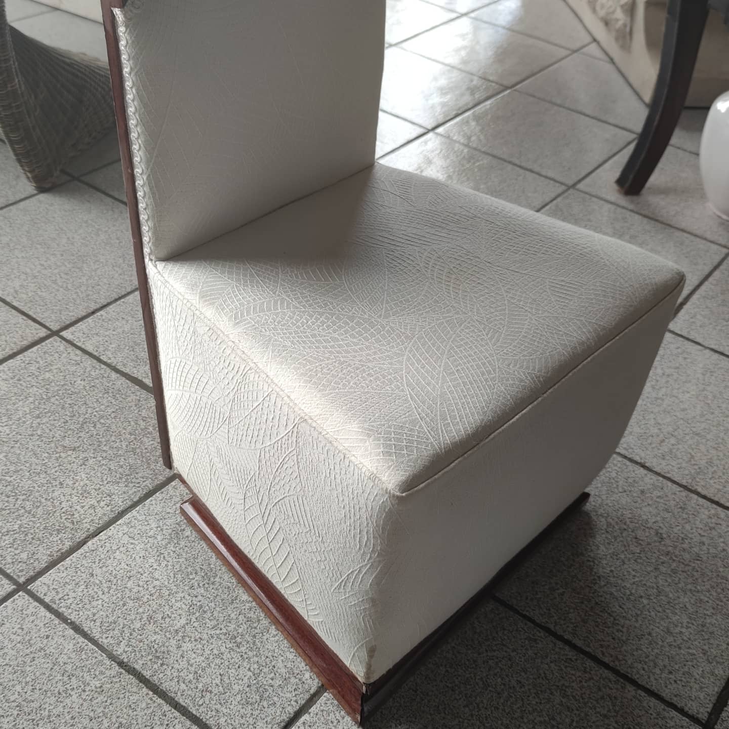 Charming decorative arts period armchair in solid walnut