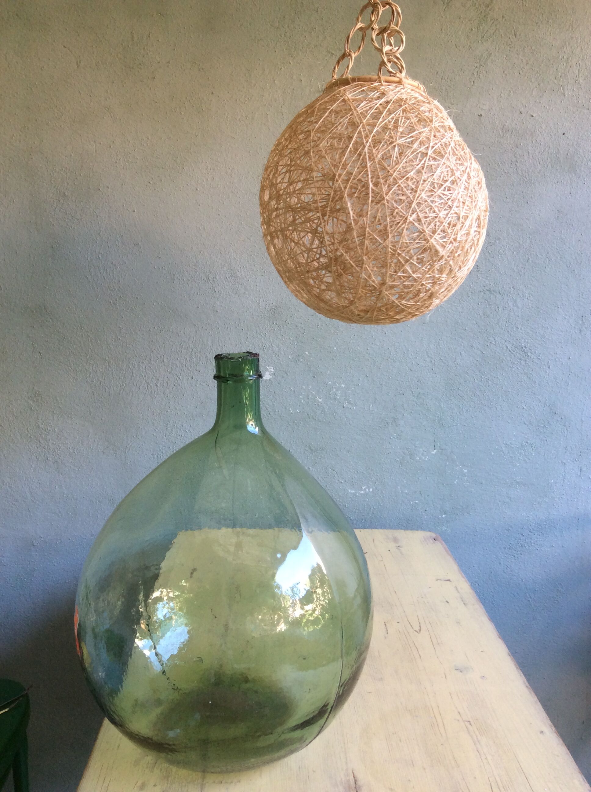 Suspension boule en corde et rotin