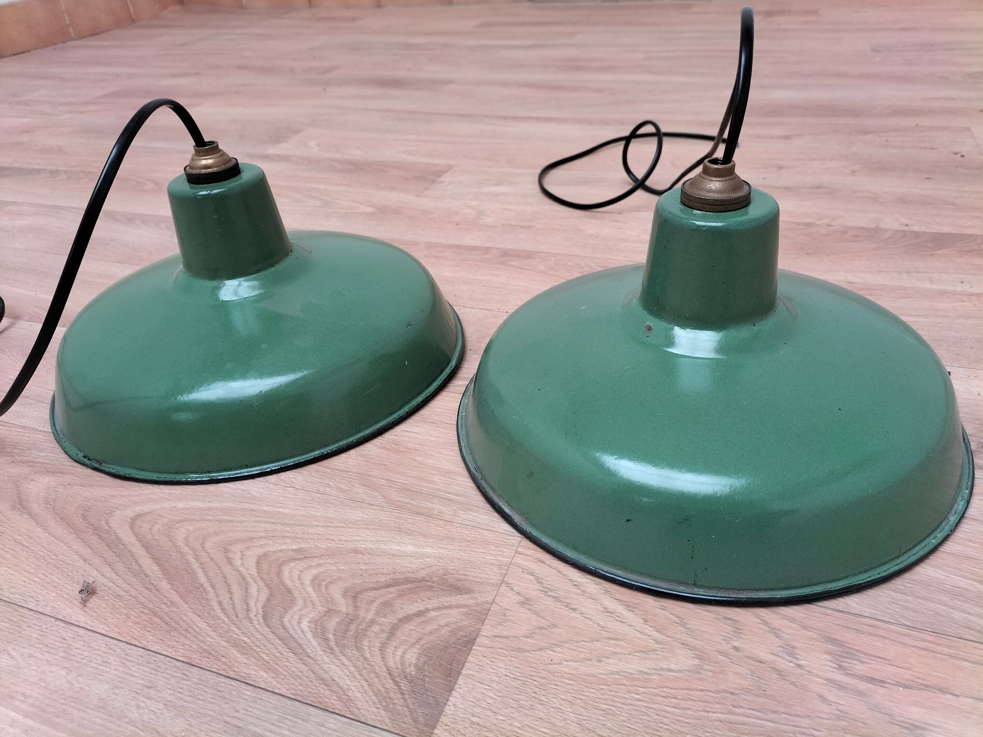 Series of 2 industrial suspensions