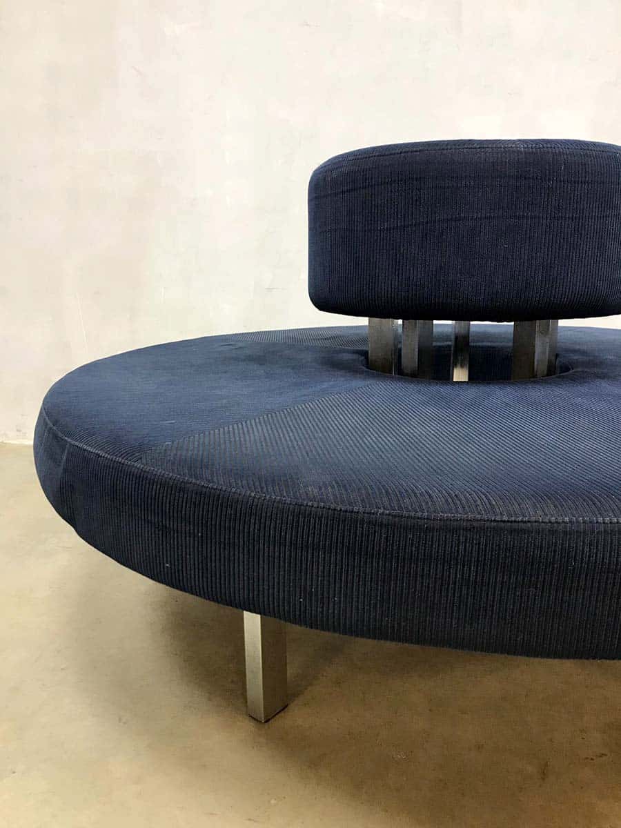 Blue corderoy round sofa ‘Infinity Circle’