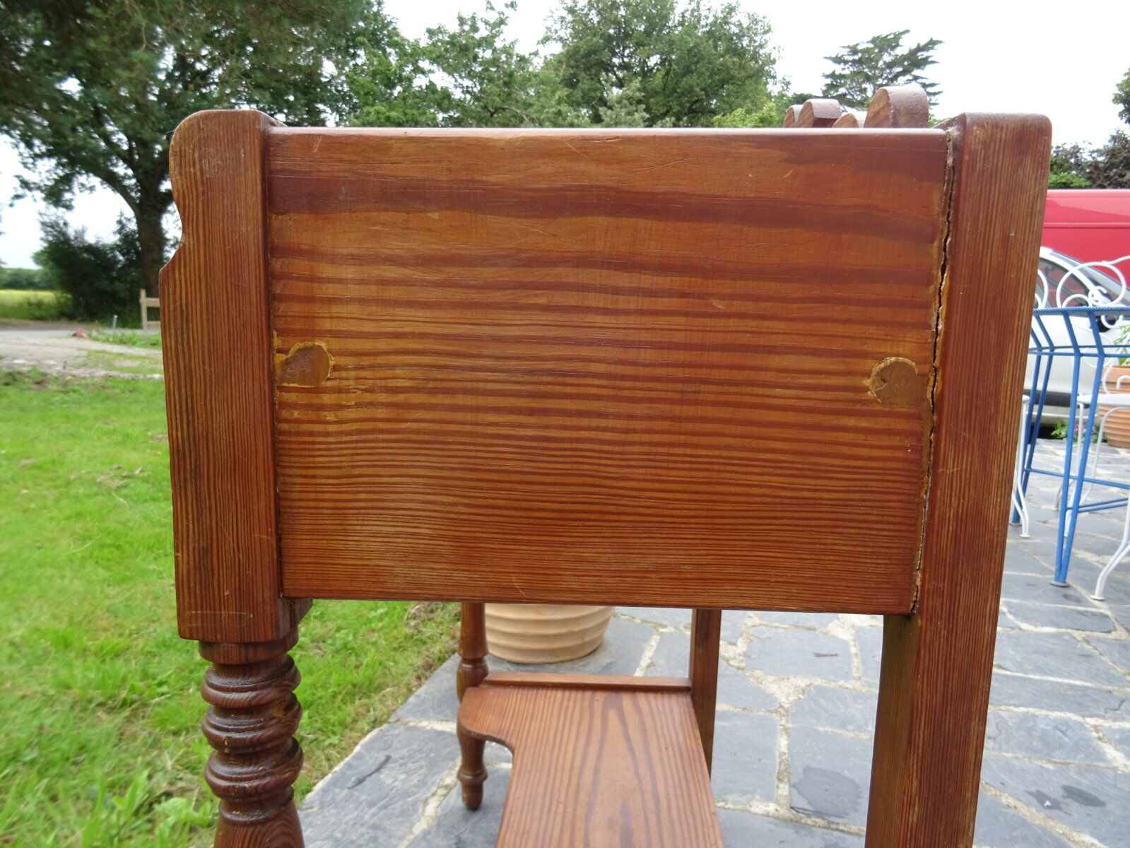 Table de toilette en pichepin