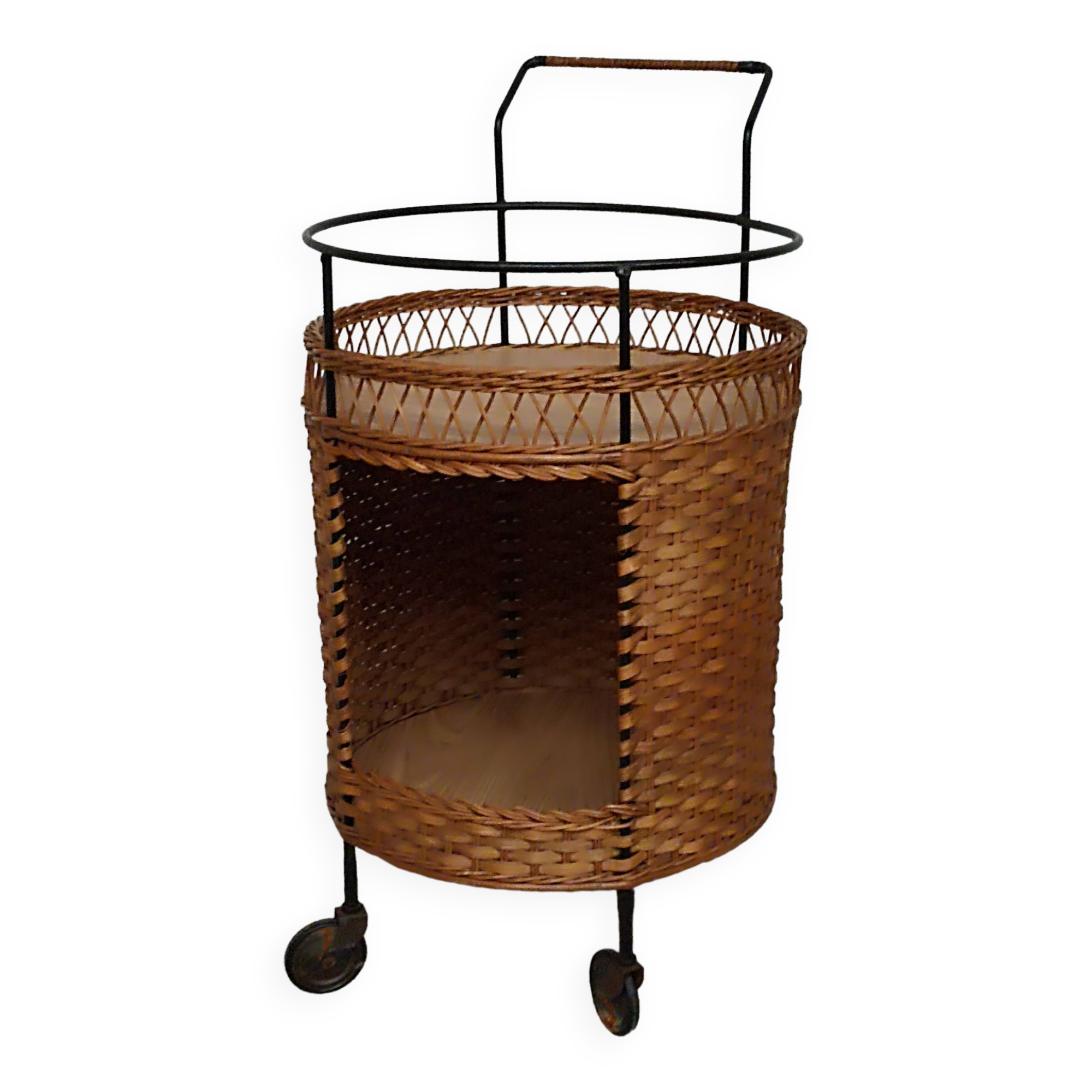Vintage wicker bar