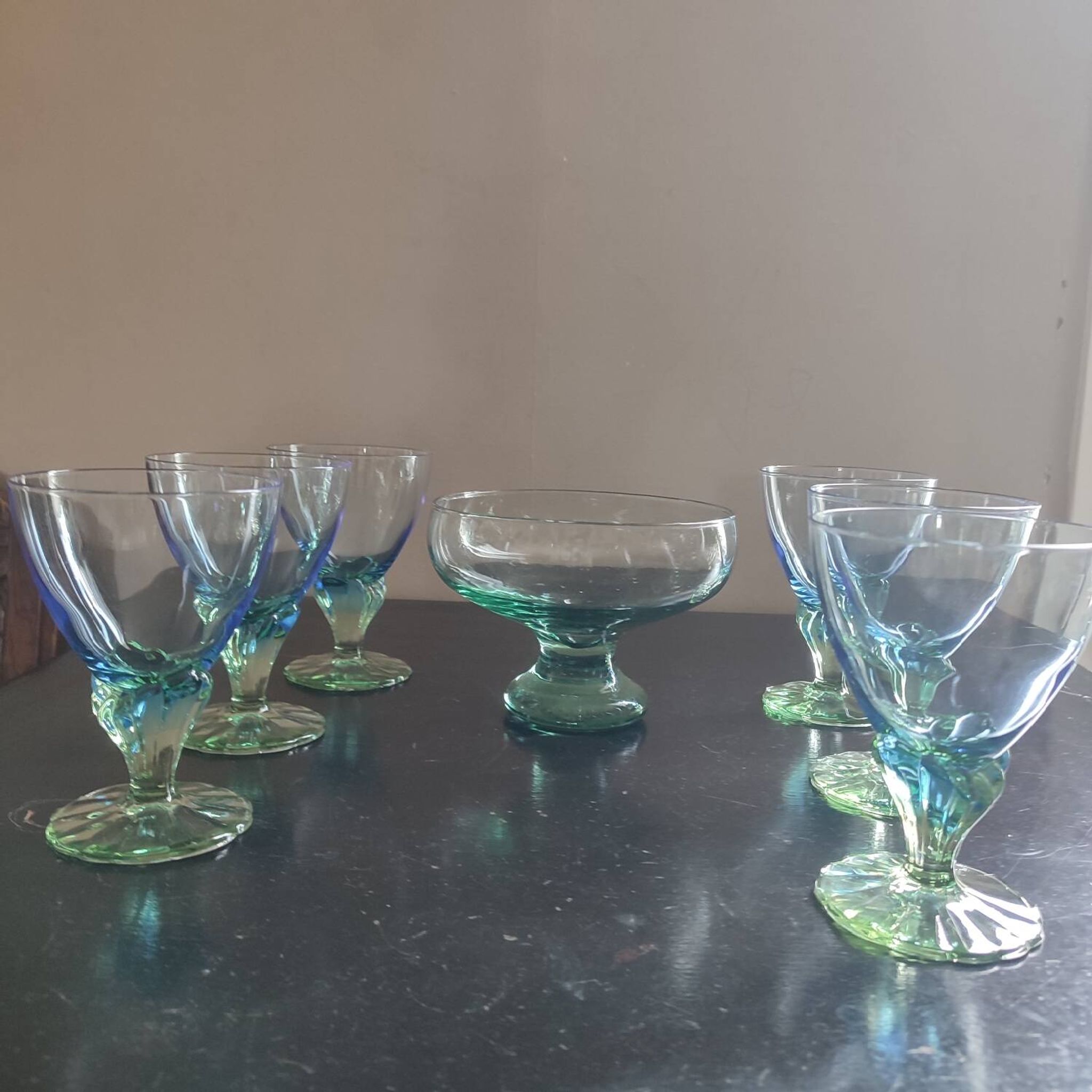 Set of 6 glasses and a Bormioli Rocco Bahia coupe, Italy