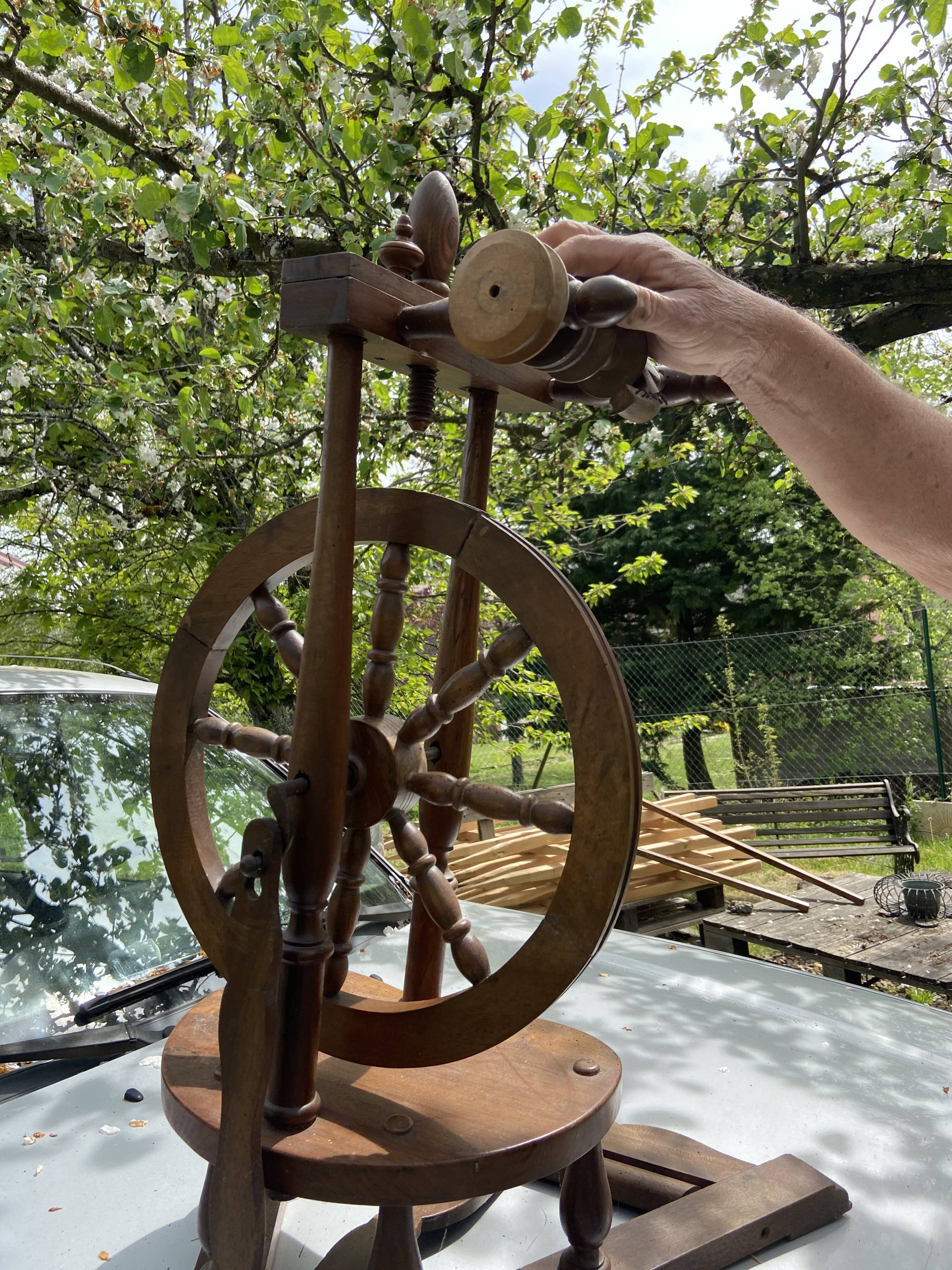 Wooden spinning wheel