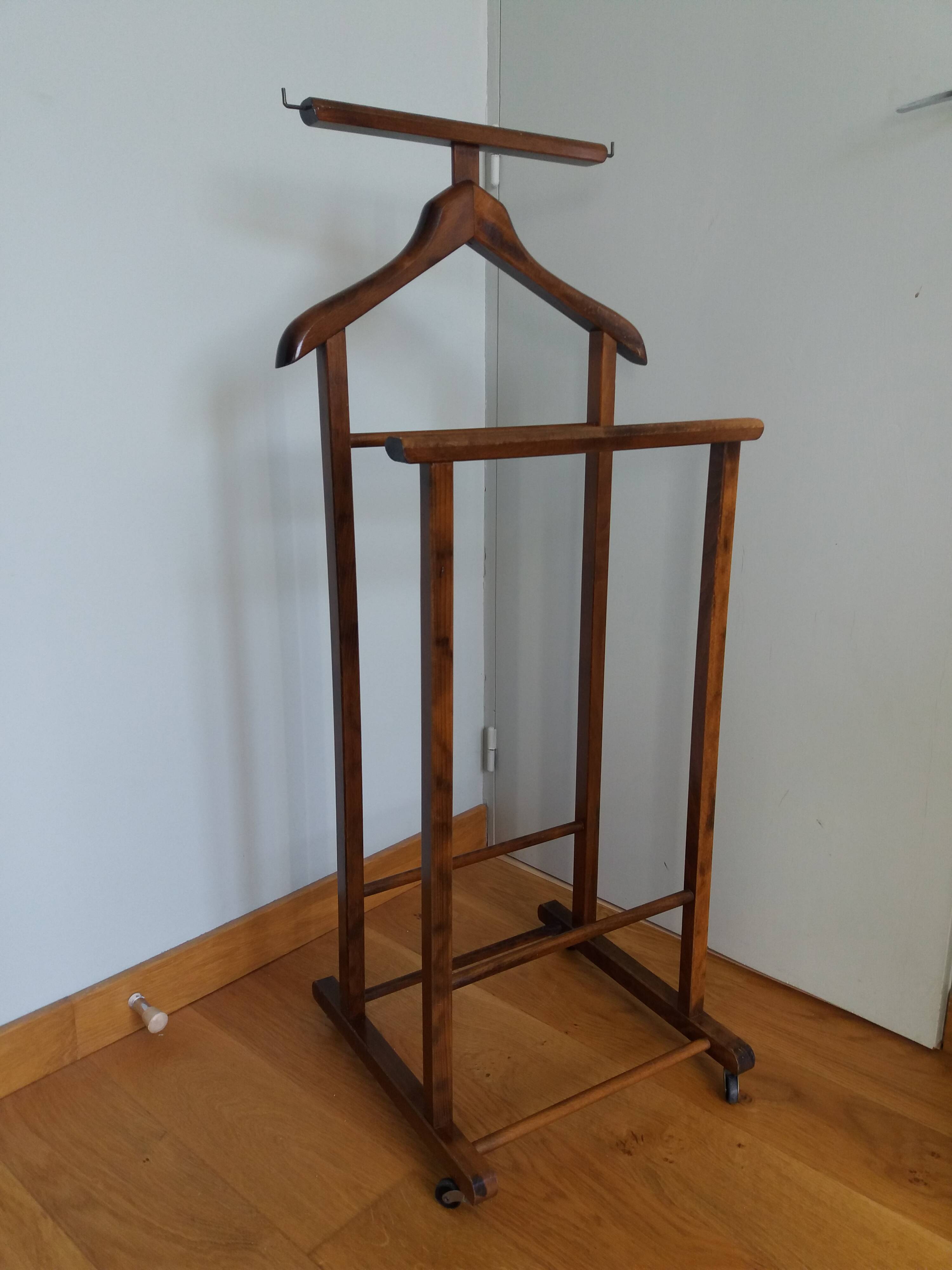 Valet stand with two clothes racks