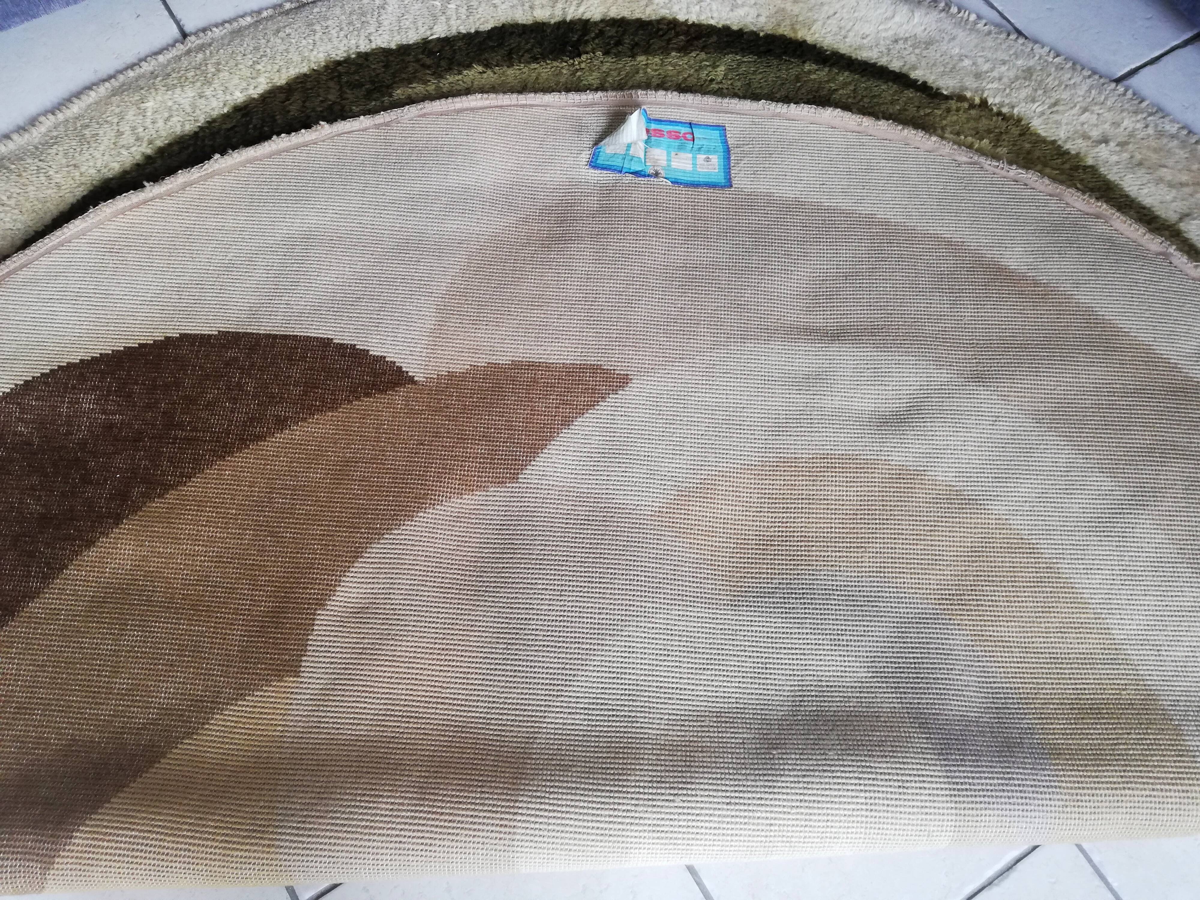 Desso round carpet, 70s