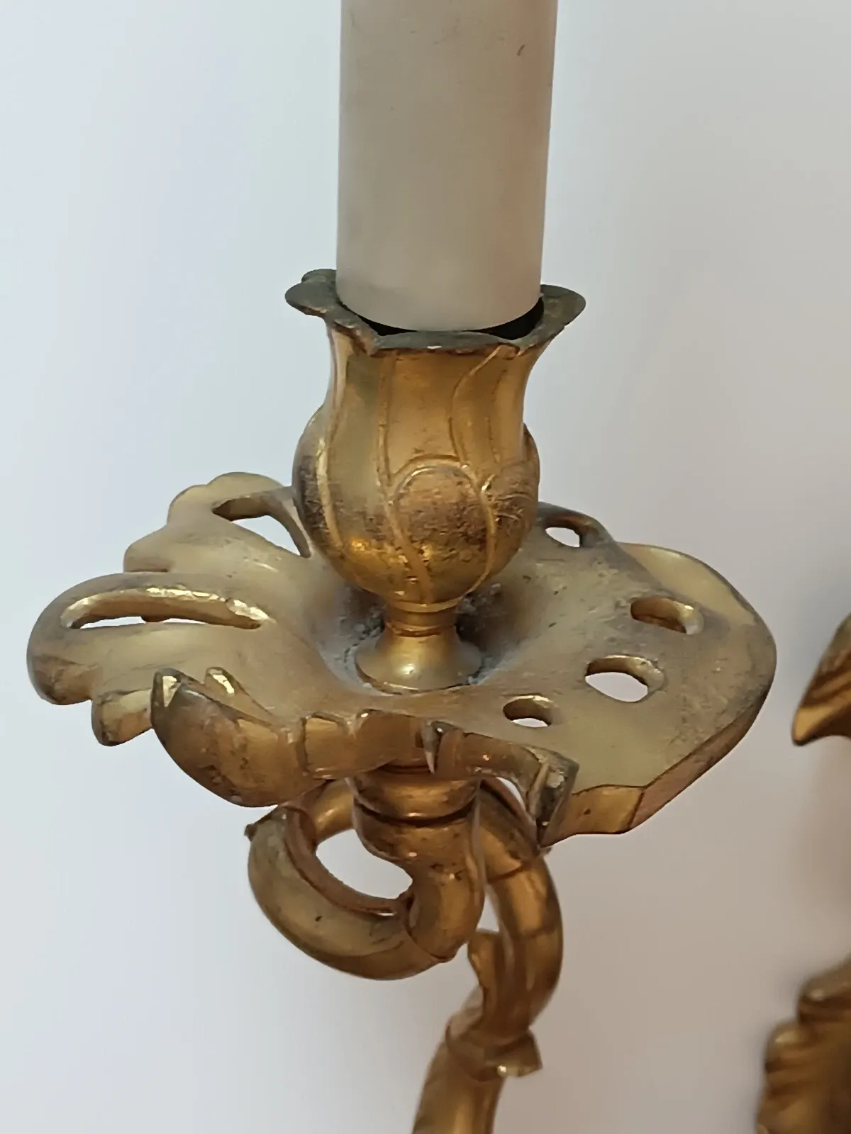 Pair of Régence style wall sconces in gilded bronze