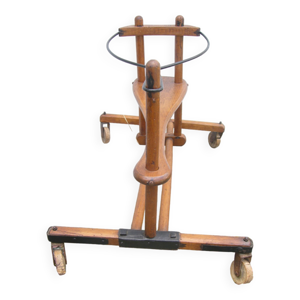 Trotteur à roulettes