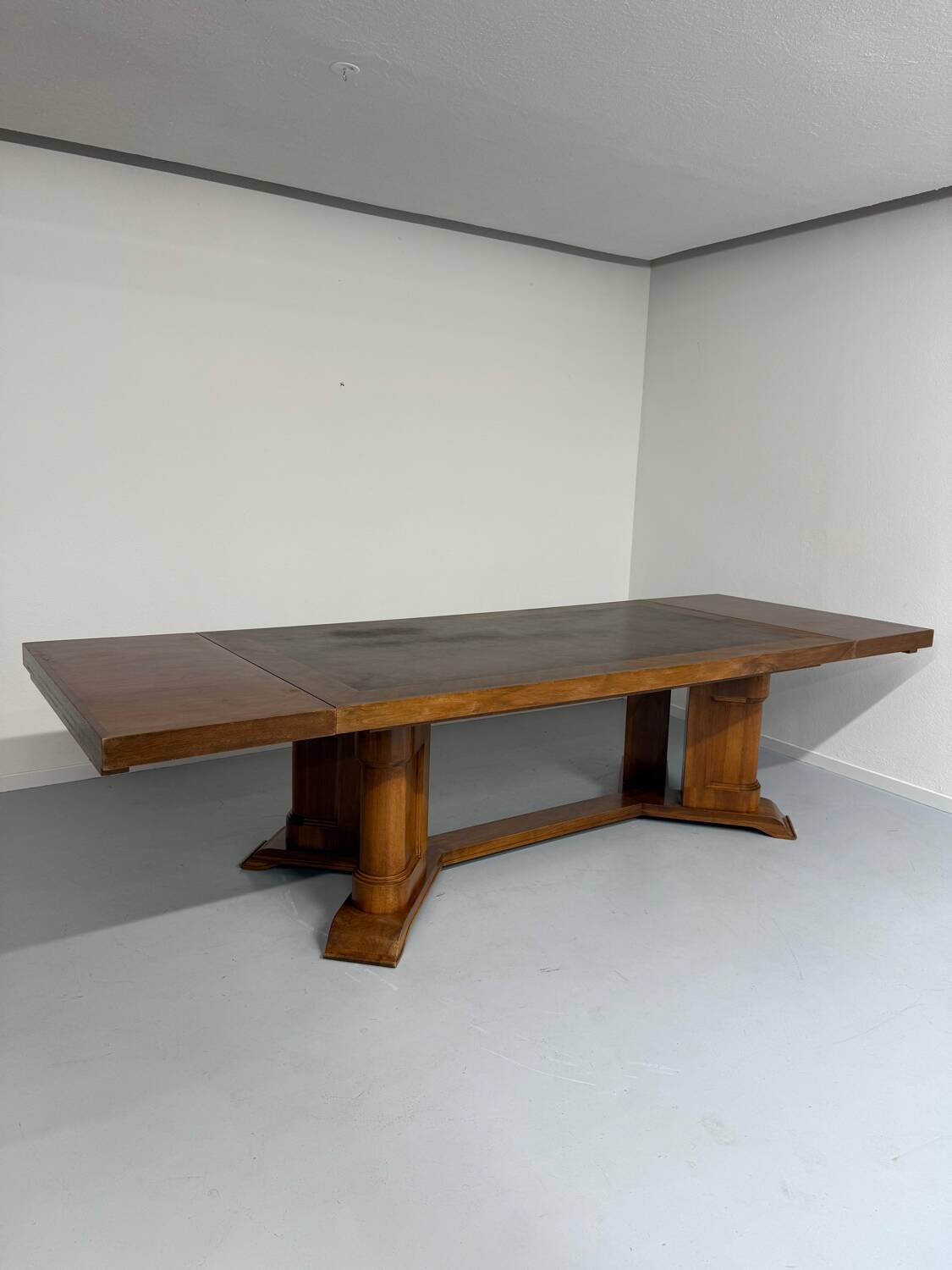 Ancienne table en noyer et loupe art déco année 30 France rallonges