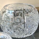 Vintage candy box/Drageoir in finely cut Bohemian crystal. Sophisticated star/brass patterns. Size 20 x 16 cm