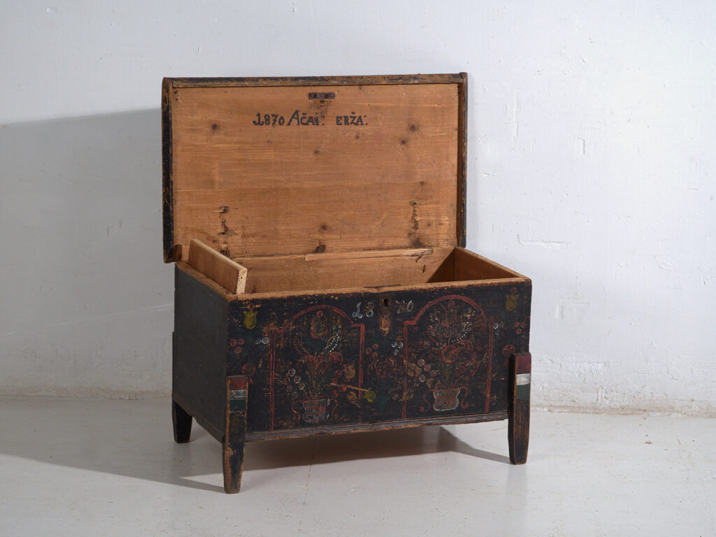 Antique pine wood chest – Central Europe (circa 1870)