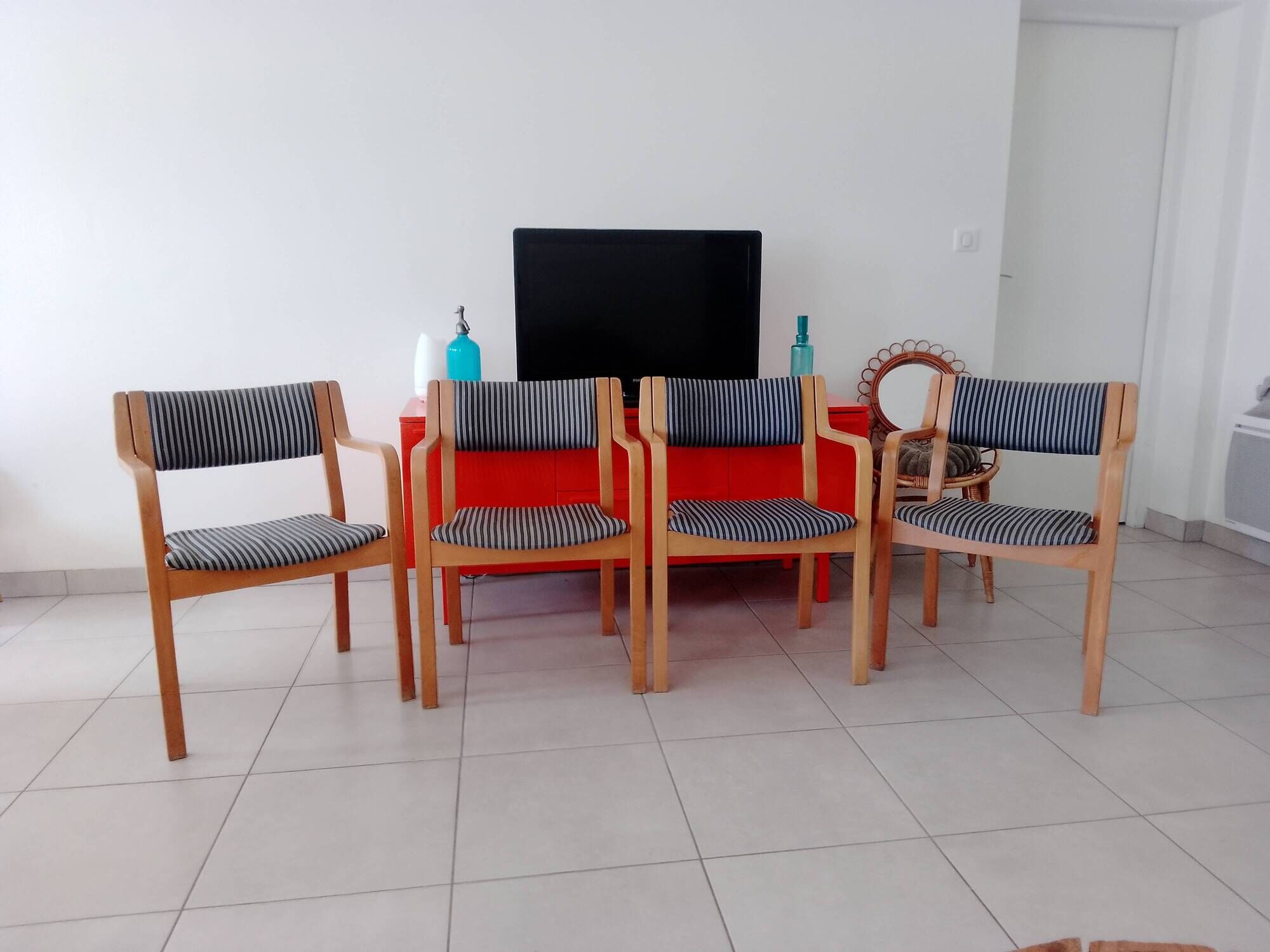 Set of 4 Scandinavian chairs Sweden Skandi Form 1981