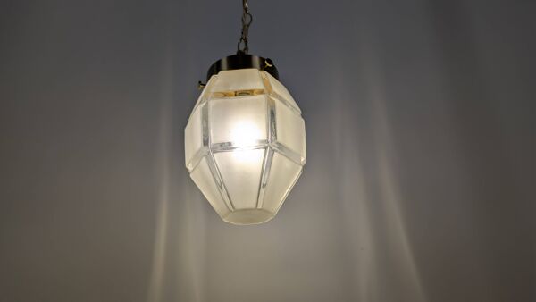 Suspension Art Déco en verre facetté, luminaire vintage esprit diamant et é