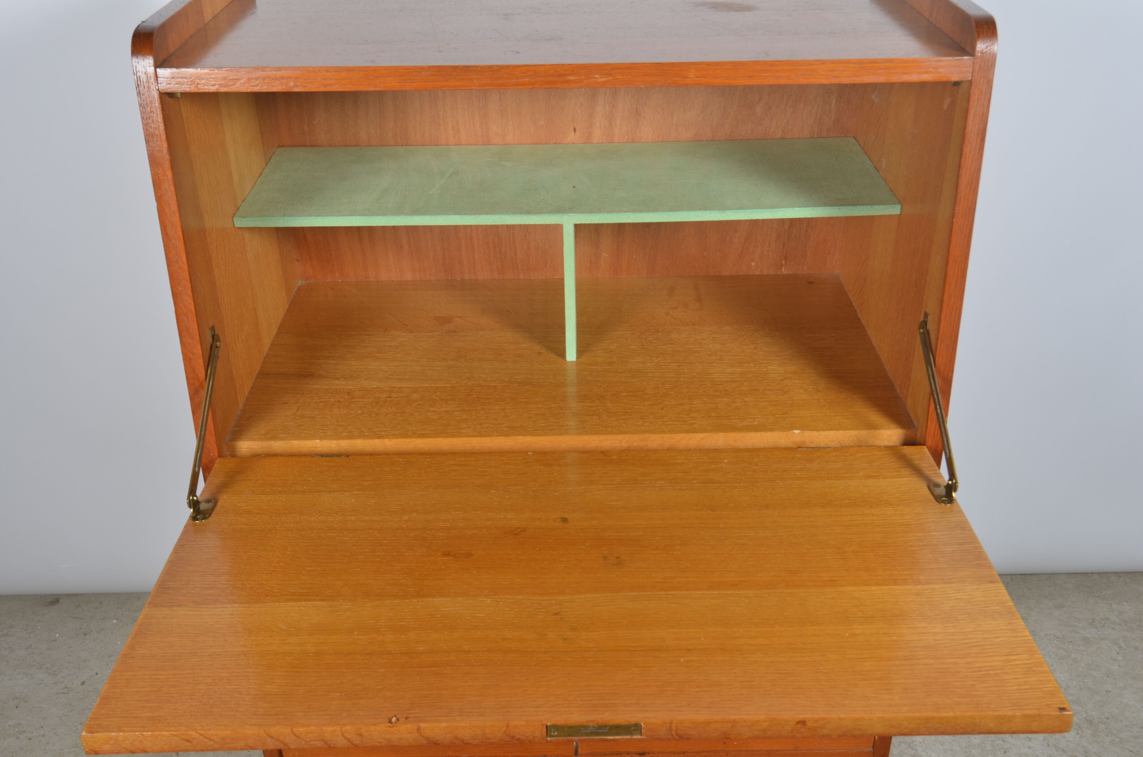 Secretary feet compass 1960