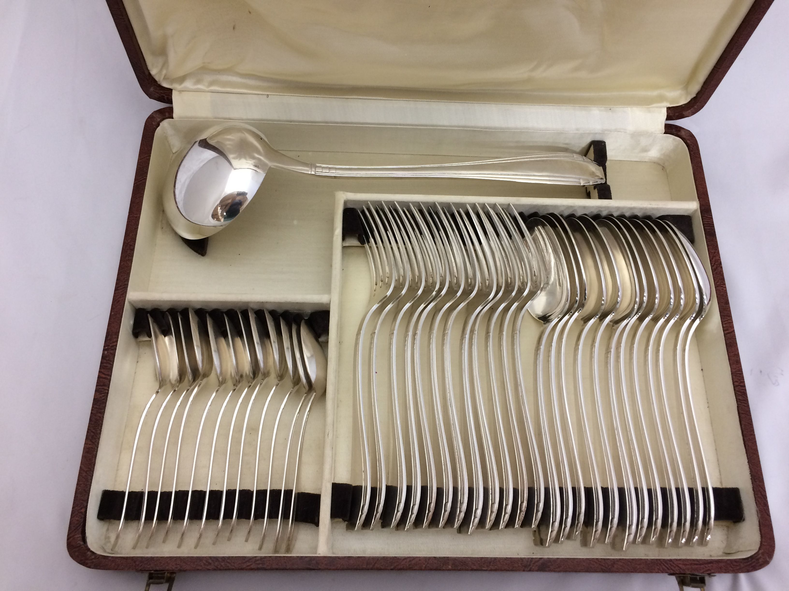 Housewife of silver metal cutlery orbrille art deco
