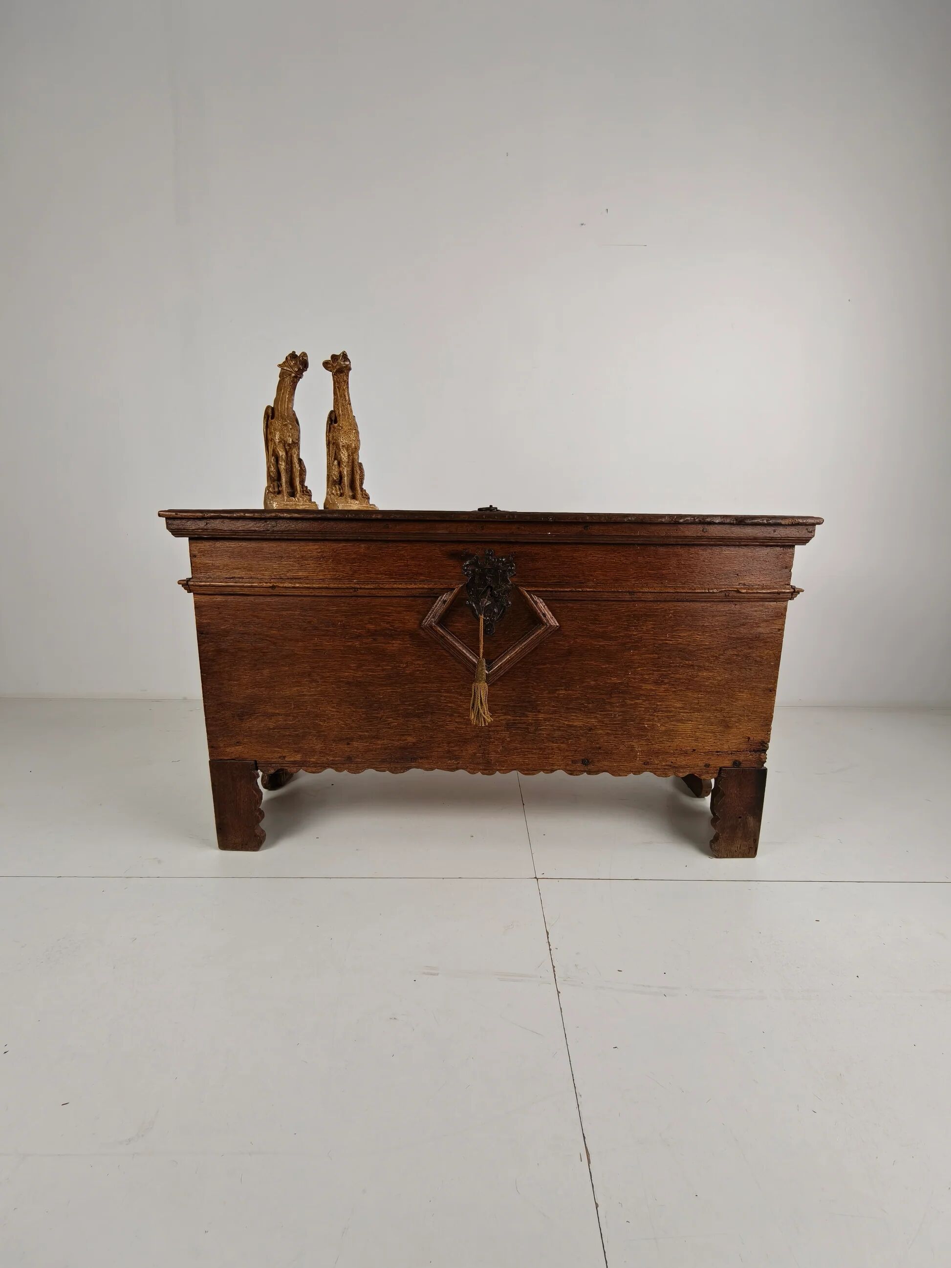Elegant 18th century oak chest – dated 1756