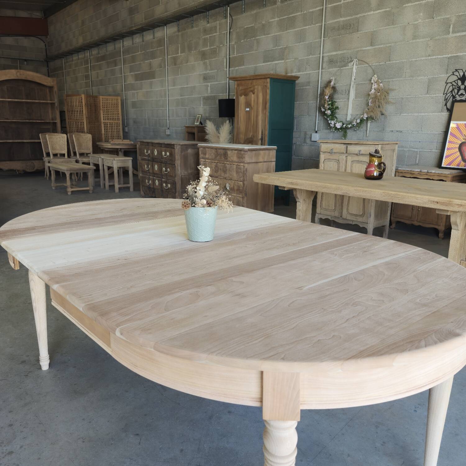 Round table solid cherry with extensions