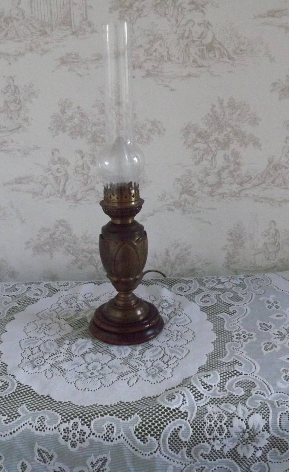 Glass and bronze lamp, Art Nouveau France