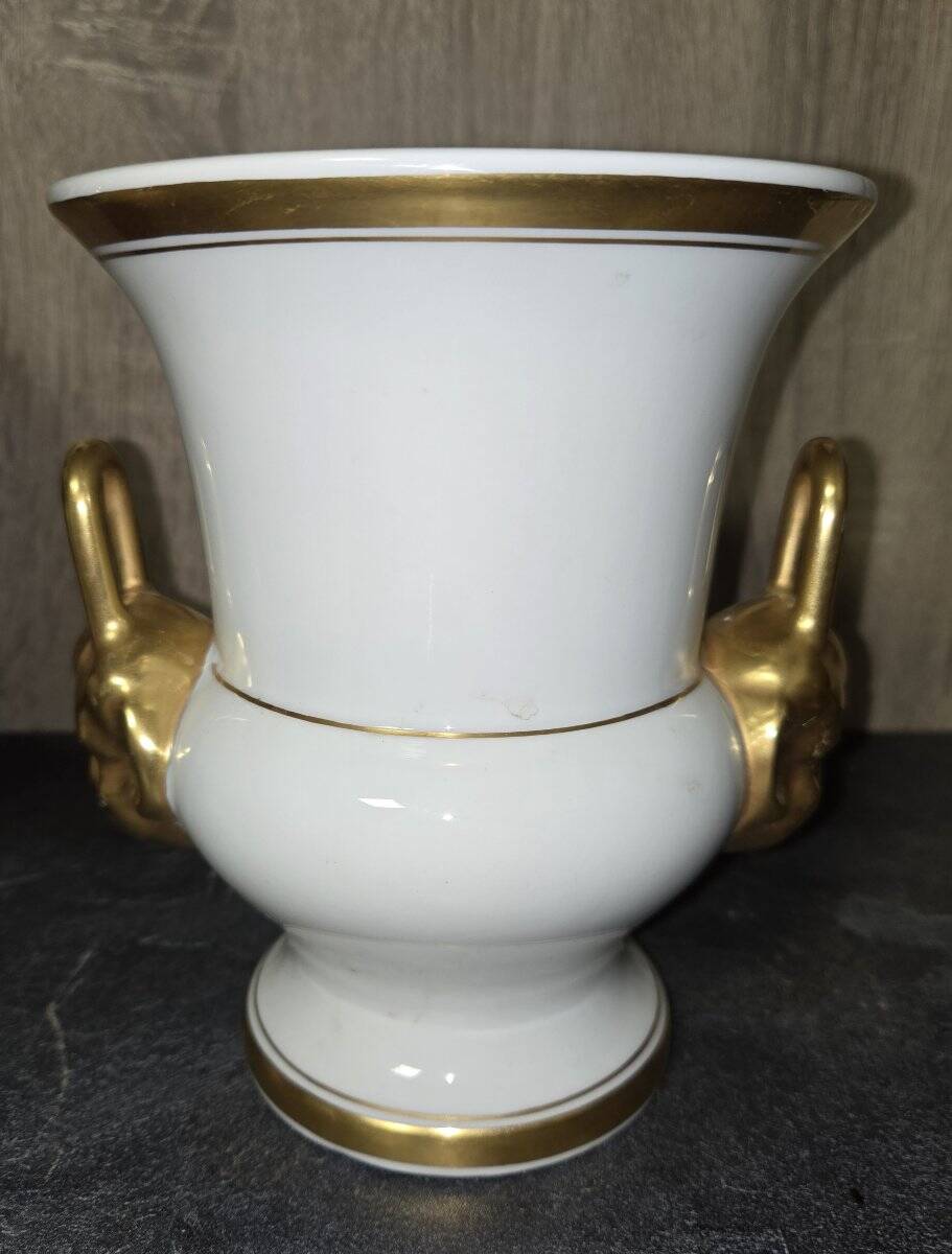 Cache-pot or decorative vase in white porcelain, Empire style.