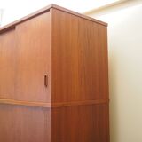 Armoire en teck, design danois, années 1970, production : Danemark