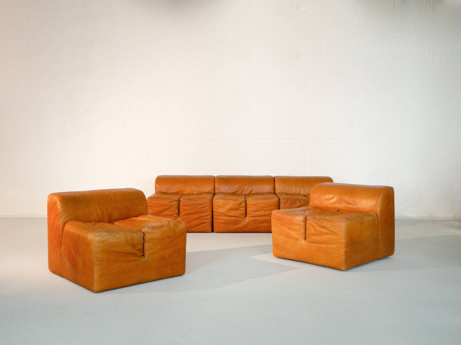 'Ipercubo 200' by Jonathan de Pas, D'Urbino, Lomazzi for Driade