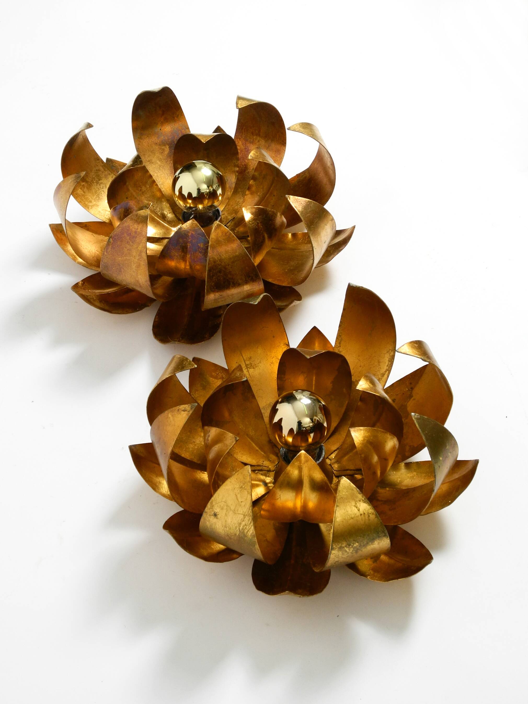 Pair of 70's gilded floral Regency wall or ceiling lamp with large leaves