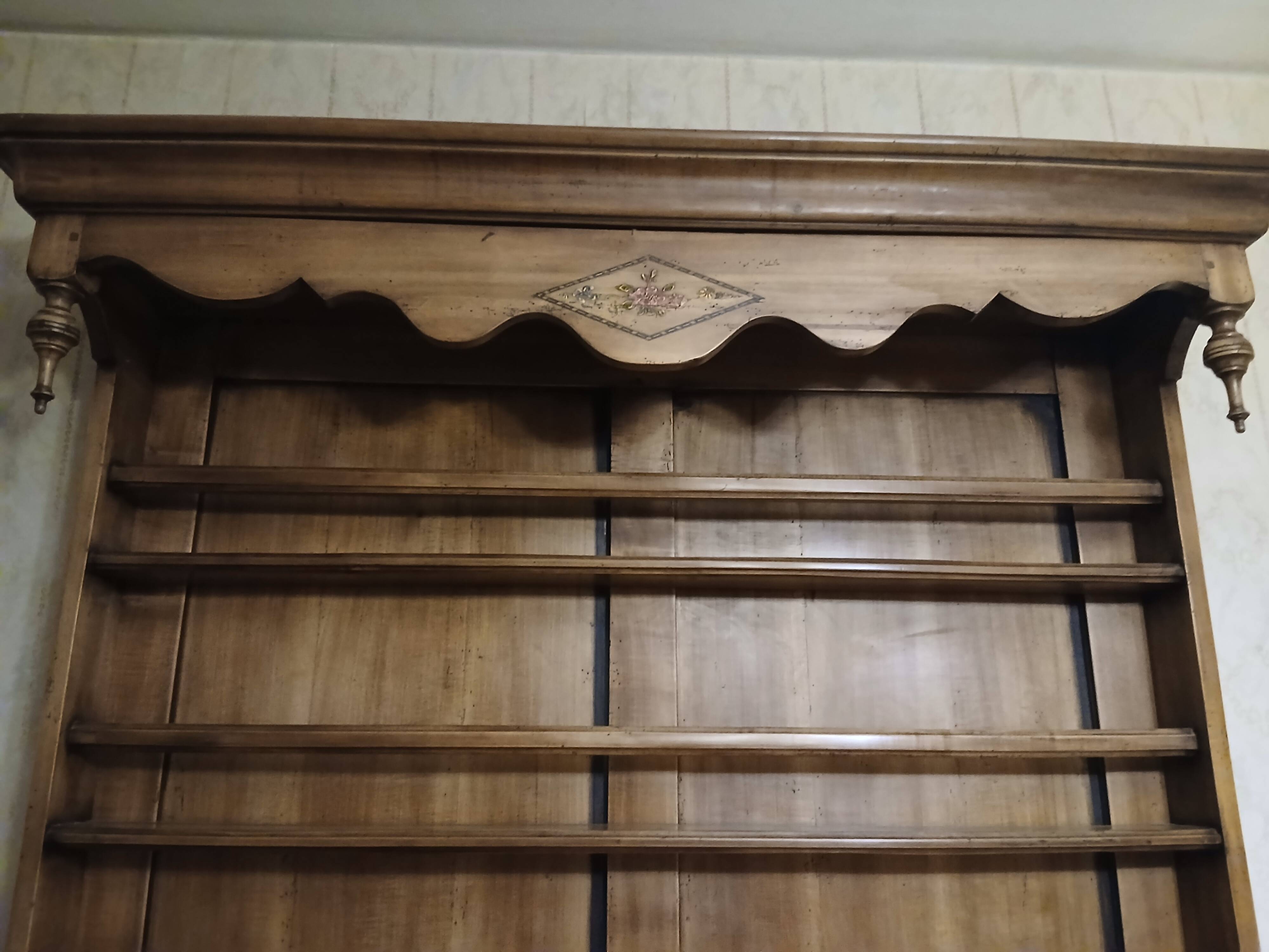 Antique Vendée dresser in solid elm by artisan Chaillou Hermouet.