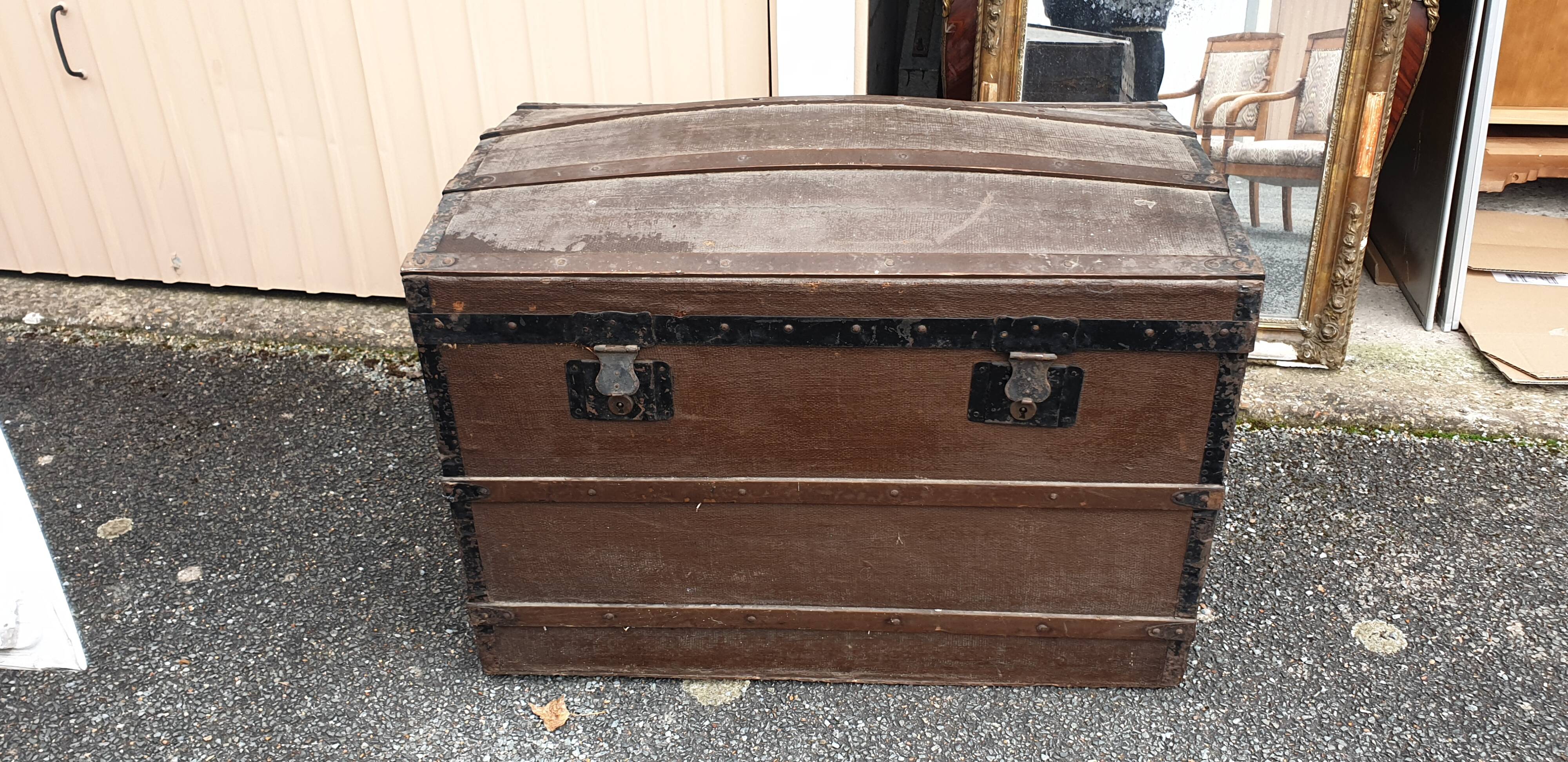 Curved trunk late 19th century