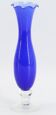 Vase en verre bleu