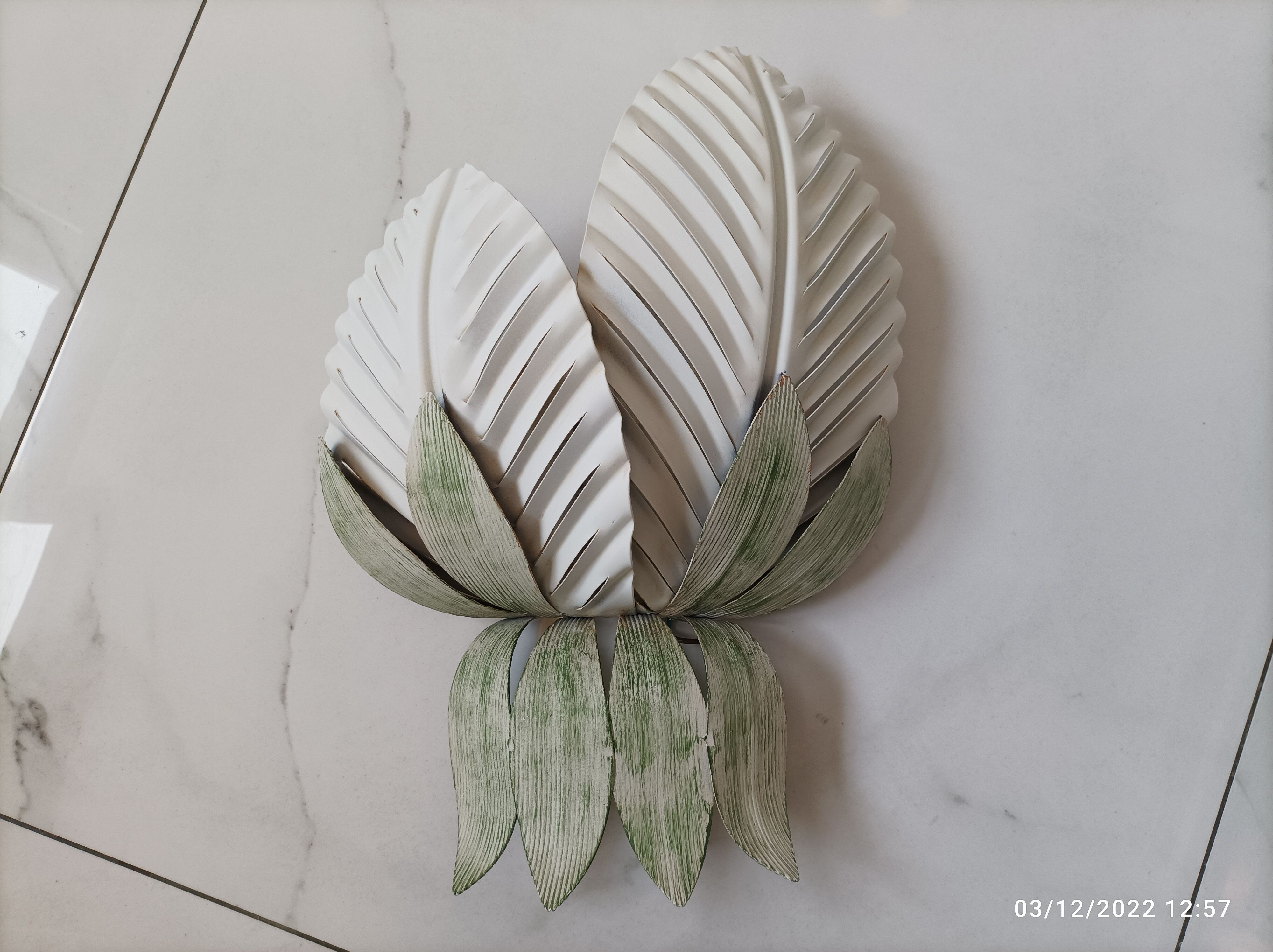 Vintage palm leaf wall lamp