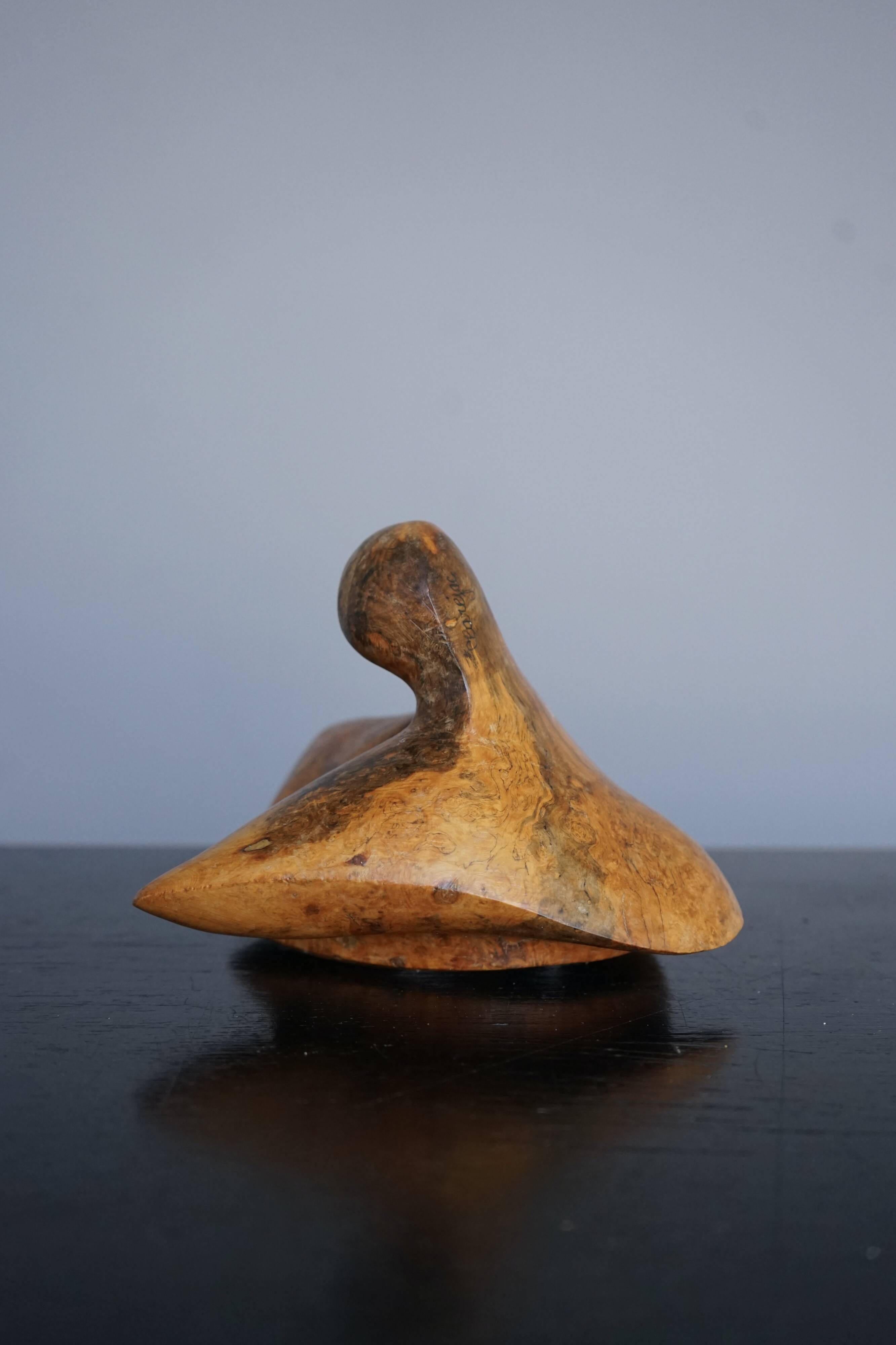 Sculpture biomorphique abstraite. Signature. Années 1960