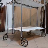 Folding tray with vintage wheels Textable in white formica