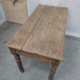 Farm table