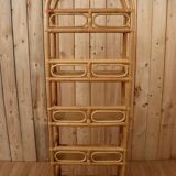 Rattan-footed landscaper