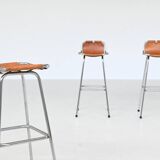 Tabourets de bar en cuir Charlotte Perriand Station de ski des Arcs France 1960