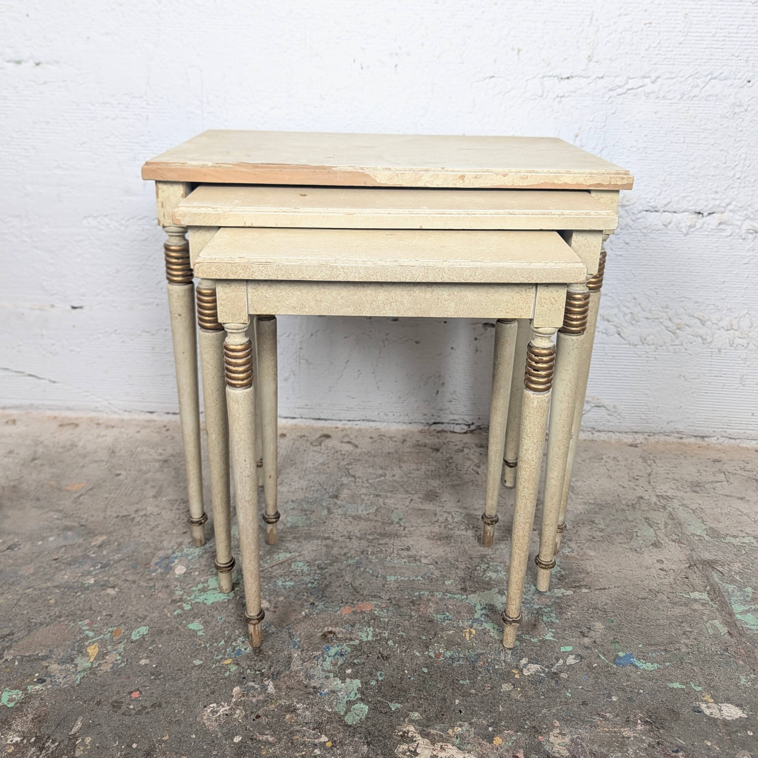 Set of nesting tables – 1950s
