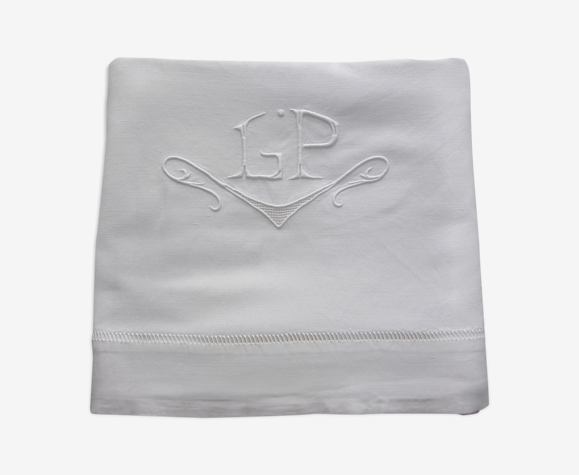 Drap ancien en métis blanc brodé du monogramme GP+jours échelle-227x296cm