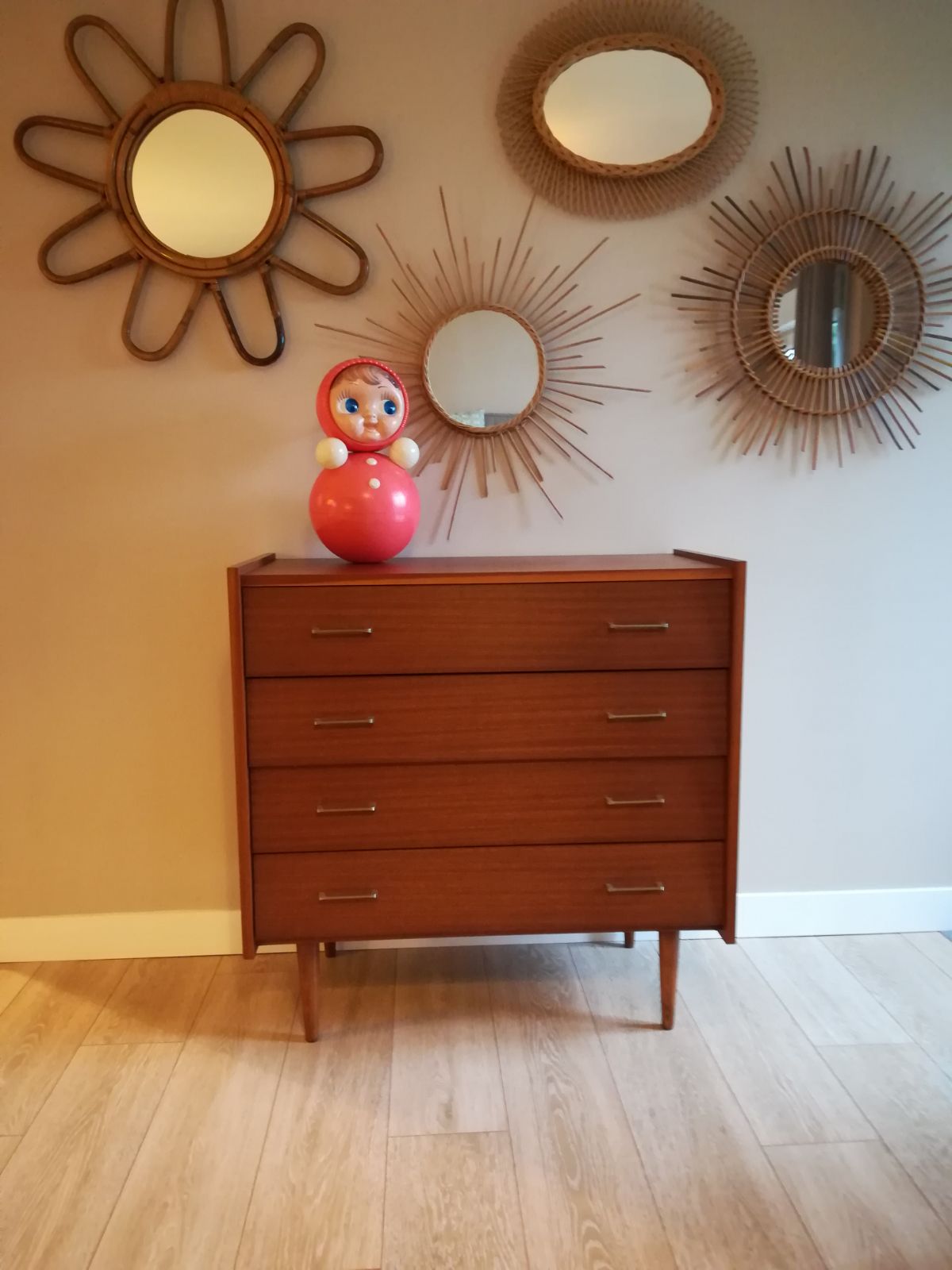 Commode vintage de style scandinave en teck
