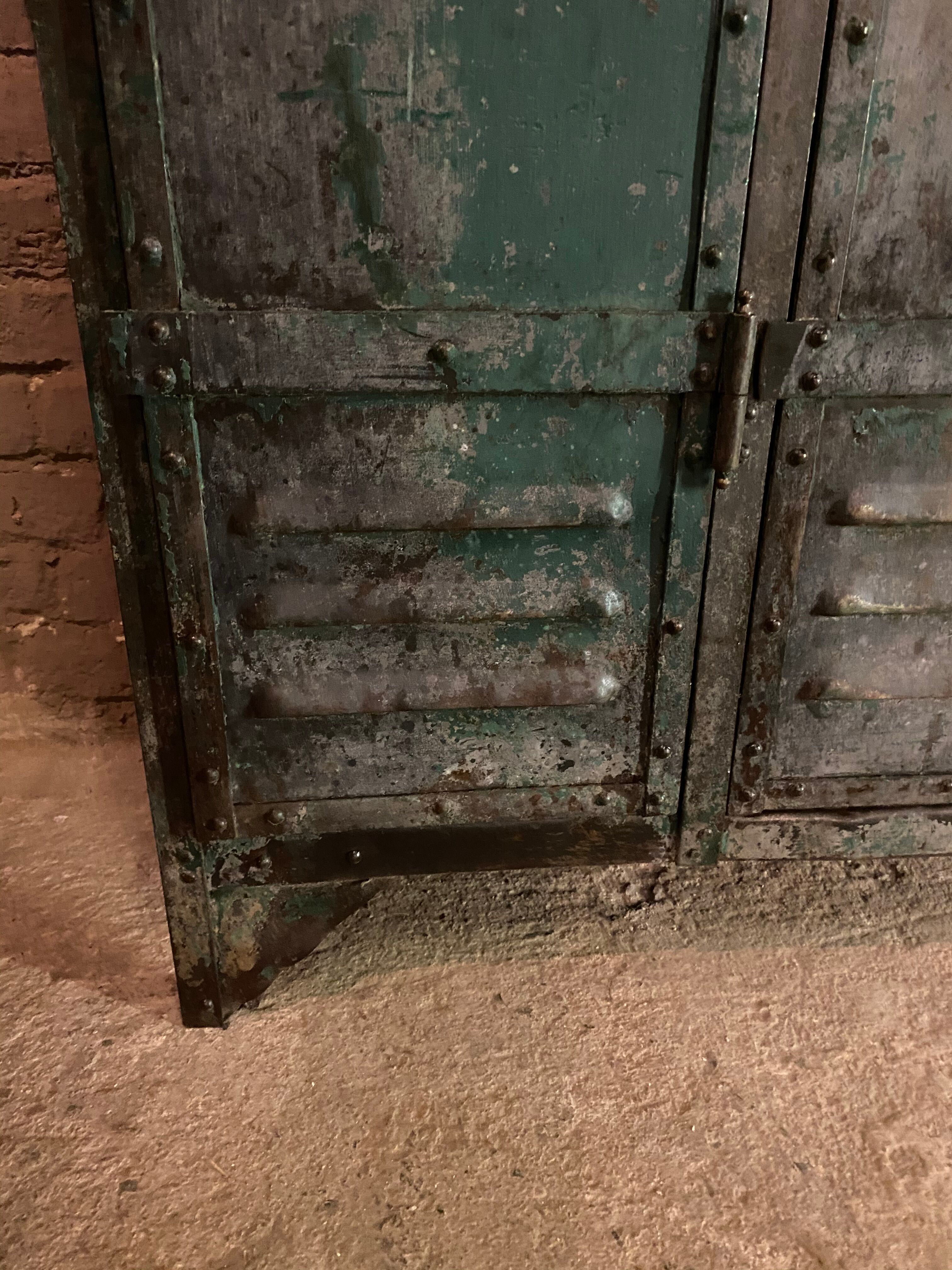 Riveted industrial vest 1920 original color