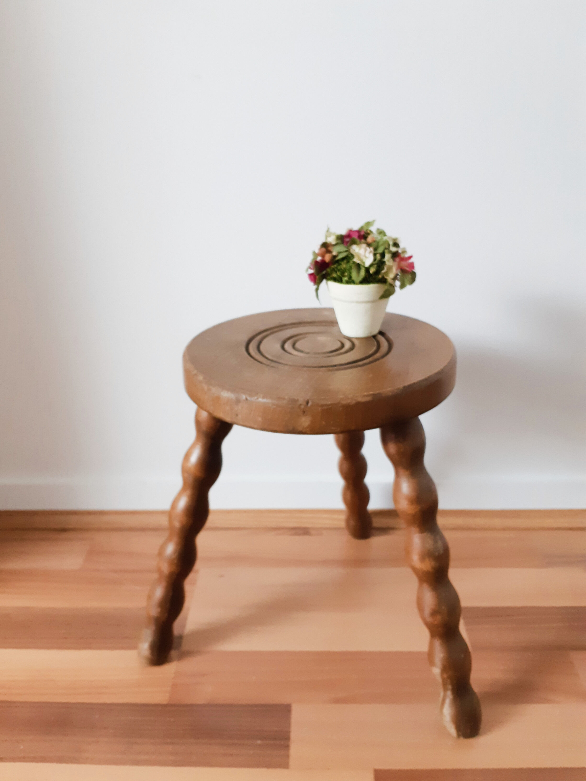 Vintage round milking stool , solid wood , tripod , 50s