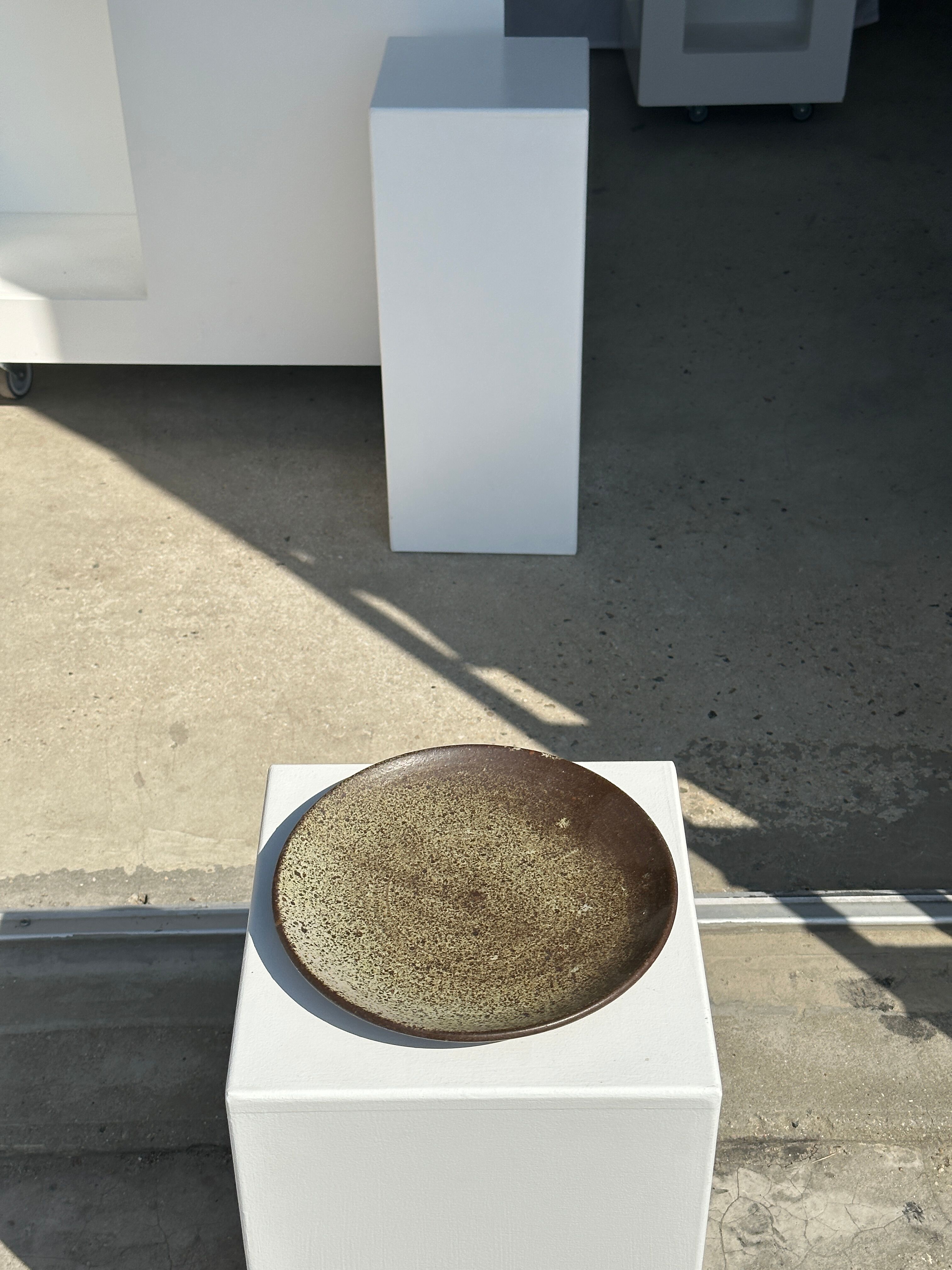 Indonesian green ceramic dish D:26.5