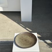 Plat en céramique vert indonésien D:26,5