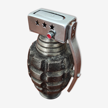 Briquet de table vintage en métal forme grenade marque pgl fabrication japonaise