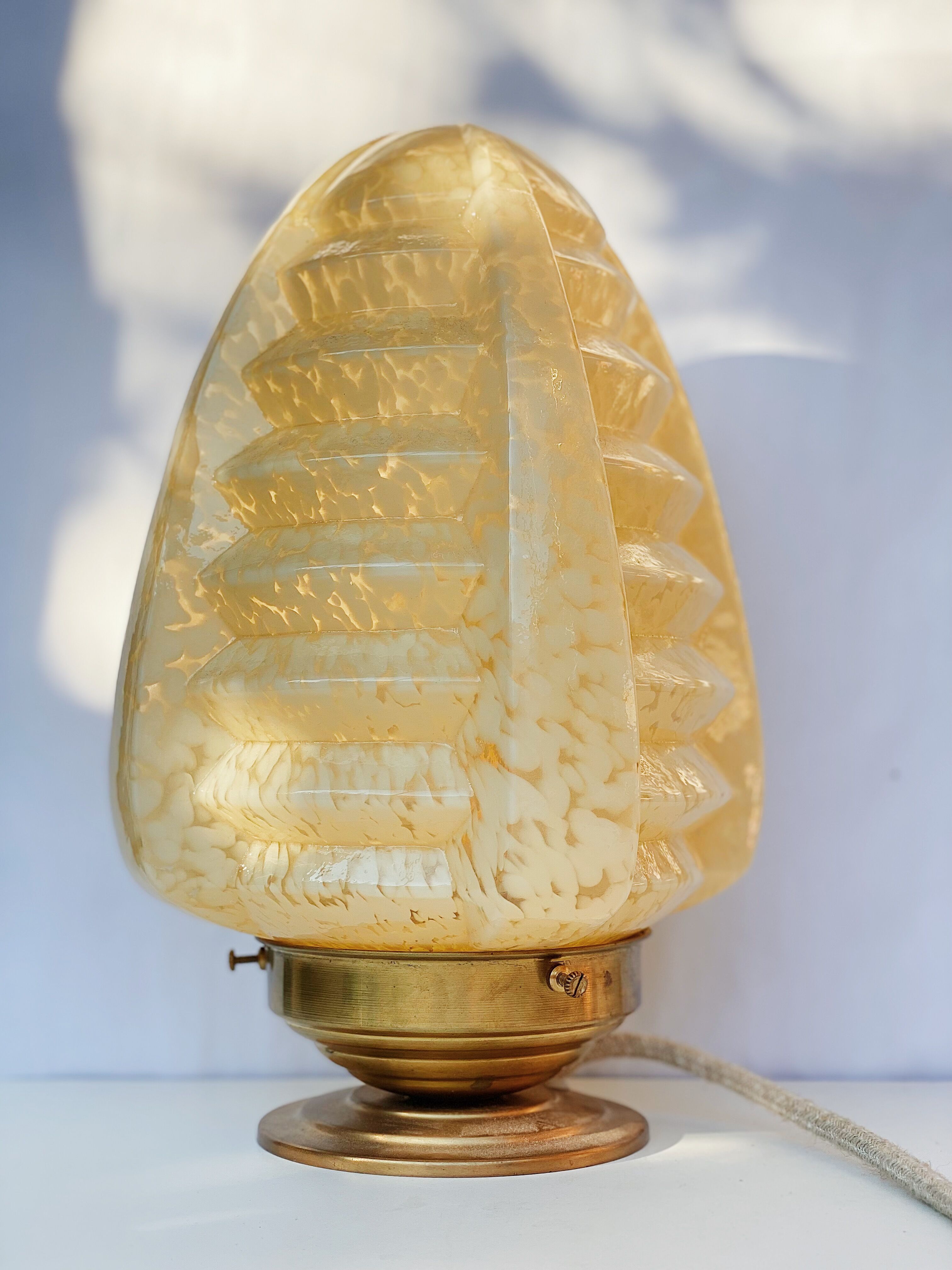 Table lamp Art Deco Skyscraper glass Clichy yellow