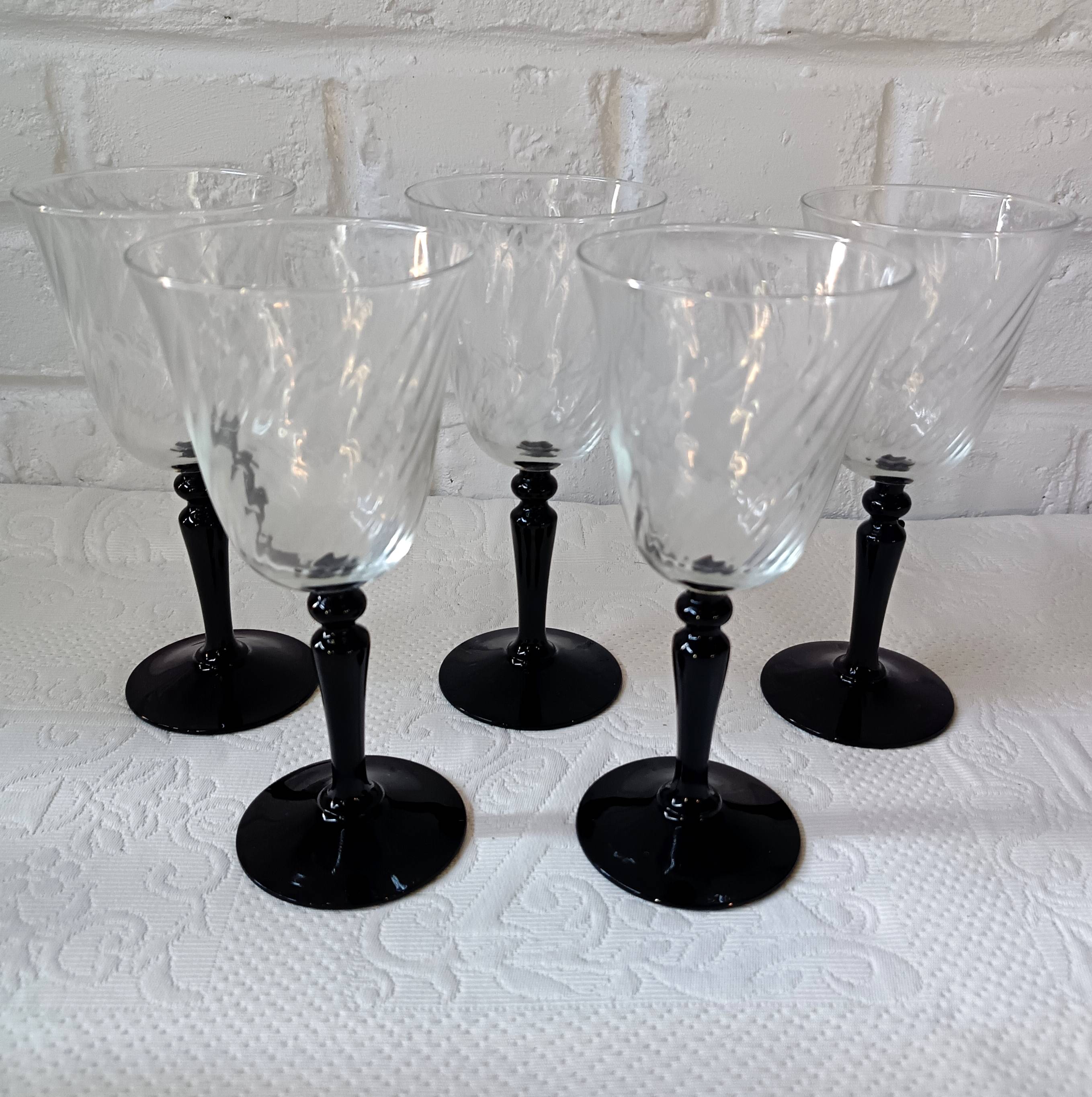 5 large black stemmed glasses arcoroc france, vintage